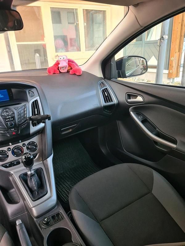 Gebraucht Ford Focus 150 PS (110 kW) 2011 Schwarz Kombi