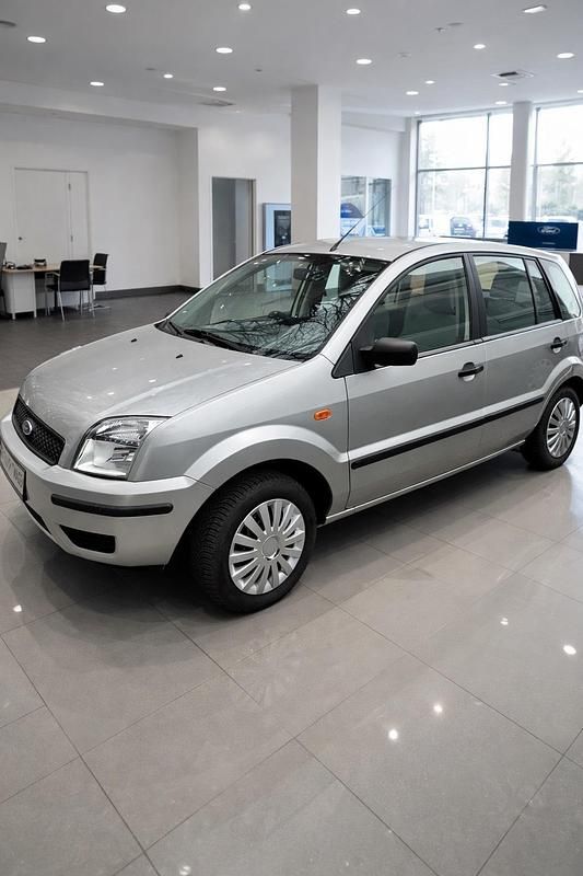 Silber Gebraucht 2005 Ford Fusion Kleinwagen | 3.390 € (Teuer) - Bild 1/4