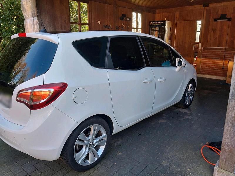 Gebraucht Opel Meriva 110 PS (80 kW) 2014 Weiß Van / Kleinbus