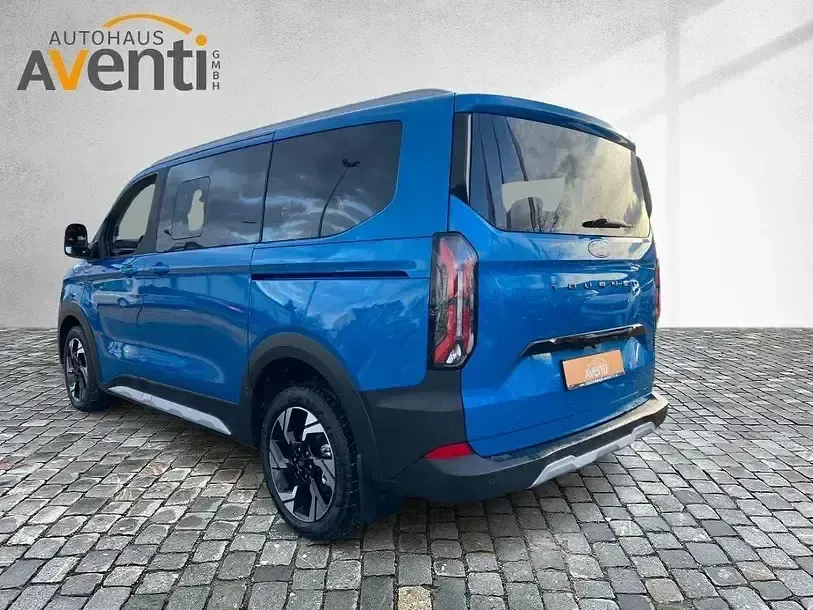 Usado Ford Tourneo Custom Active 170 HP (125 kW) 2026 Azul Van