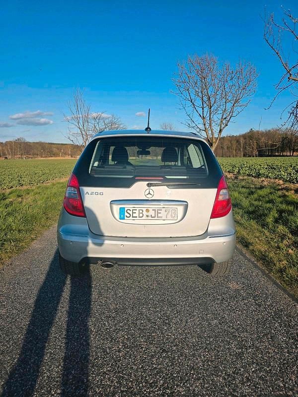 Gebraucht Mercedes A200 136 PS (100 kW) 2009 Silber Kleinwagen