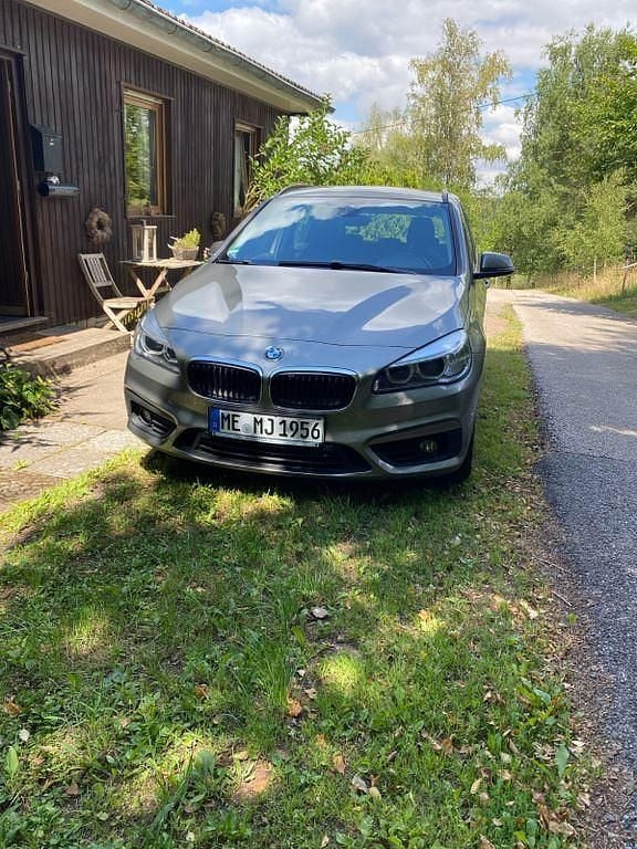 Gebraucht BMW 220 Active Tourer Advantage 190 PS (139 kW) 2018 Silber Van / Kleinbus