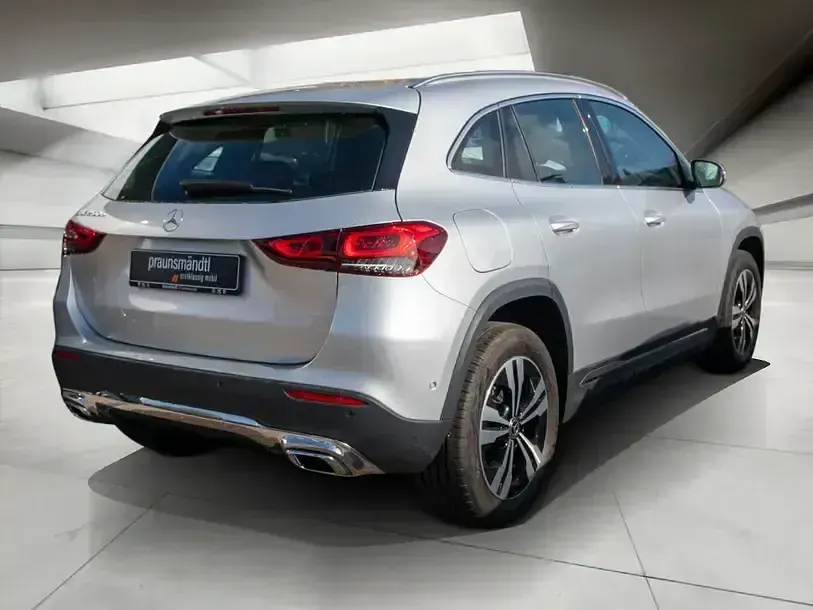 Gebraucht Mercedes GLA250 Progressive 218 PS (160 kW) 2021 Silber SUV