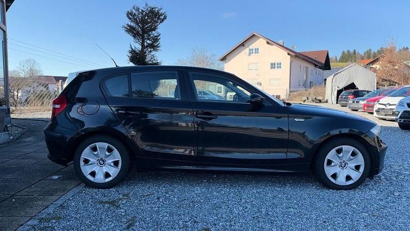 Gebraucht BMW 116 Lifestyle 122 PS (89 kW) 2009 Schwarz Kleinwagen