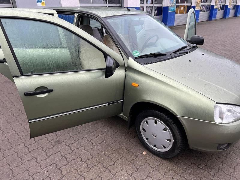 Gebraucht Lada Kalina 66 PS (48 kW) 2010 Grün Kombi