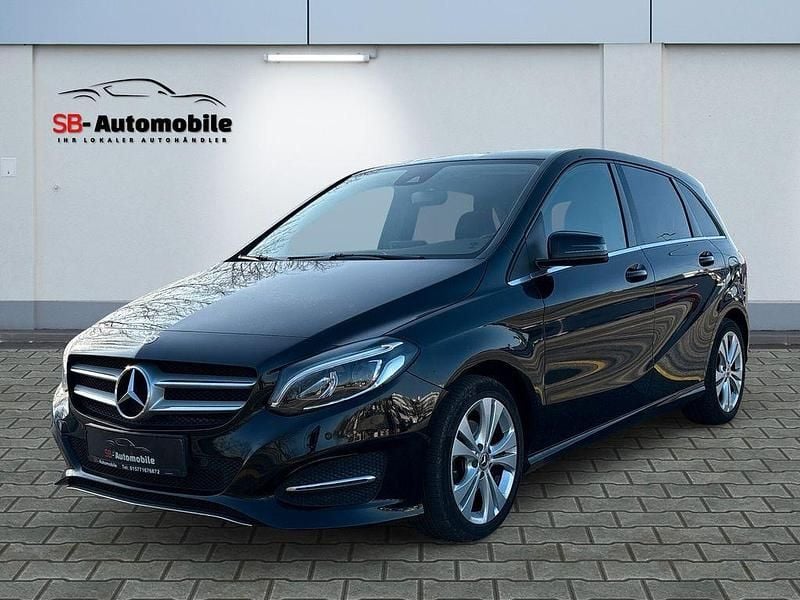 Gebraucht Mercedes B200 156 PS (114 kW) 2018 Kosmosschwarz  metalliclack Van / Kleinbus