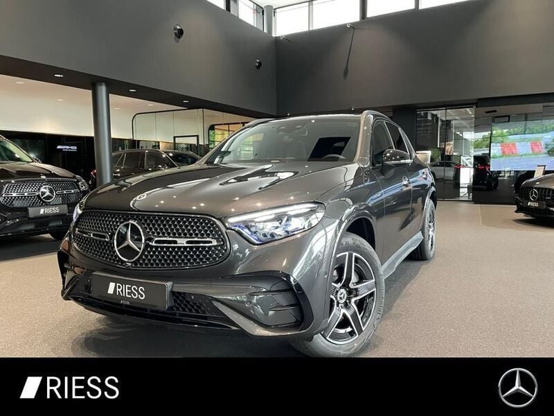 Metalliclack graphitgrau Gebraucht 2025 Mercedes GLC300e AMG SUV | 65.400 € (Fairer Preis) - Bild 1/4
