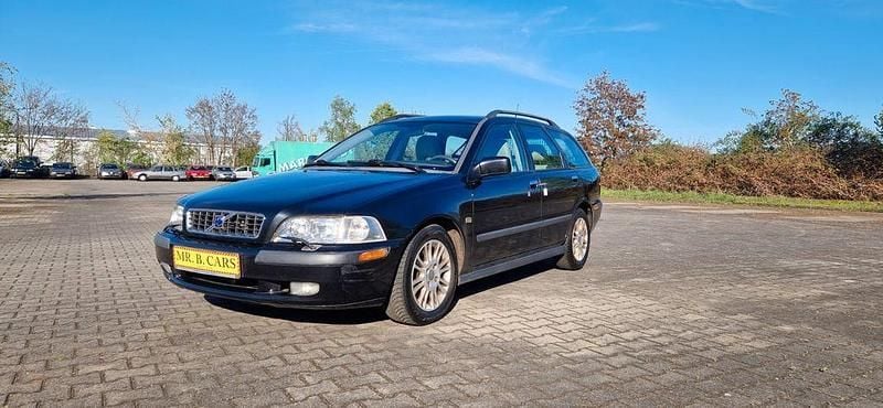 Second-hand Volvo V40 116 CP (85 kW) 2002 Albastru Break