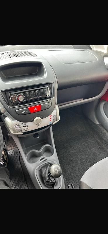 Gebraucht Citroën C1 69 PS (50 kW) 2009 Rot Kleinwagen