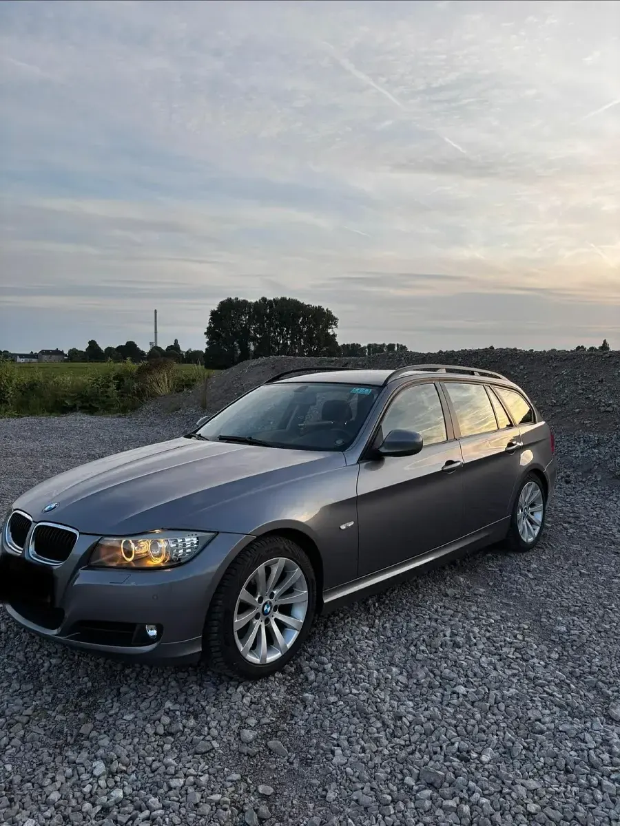 Gebraucht BMW 318 143 PS (105 kW) 2008 Silber Kombi
