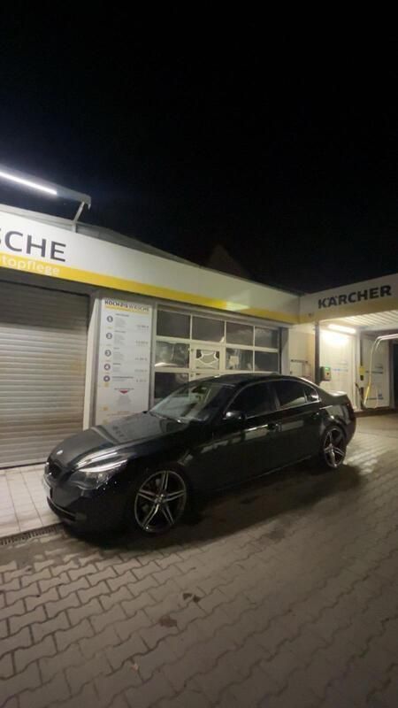 Schwarz Gebraucht 2008 BMW 530 Limousine | 11.000 € - Bild 1/4