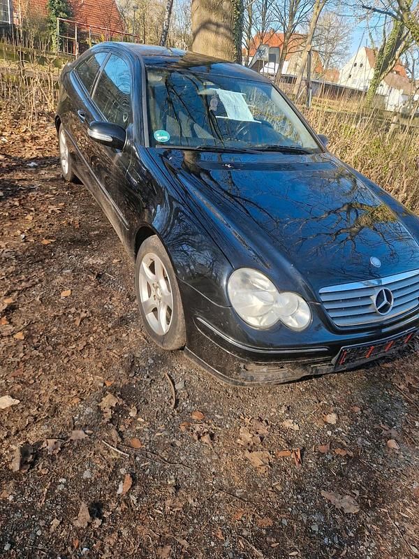 Gebraucht Mercedes C220 150 PS (110 kW) 2006 Schwarz Coupé