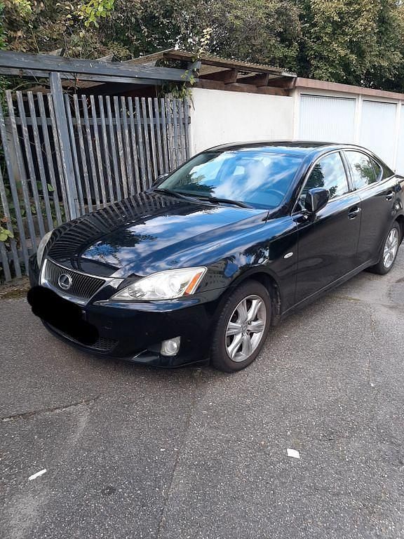 Schwarz Gebraucht 2007 Lexus IS220 Limousine | 4.000 € - Bild 1/4