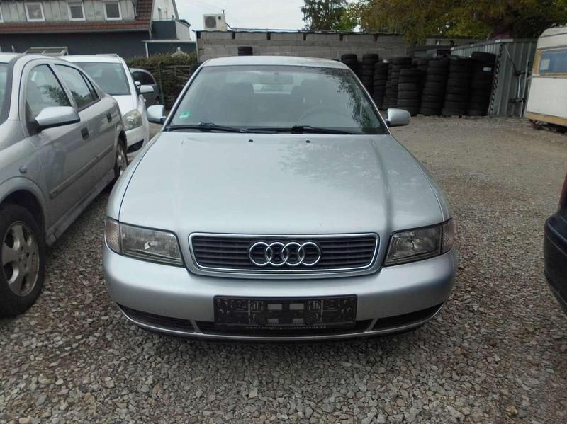 Silber Gebraucht 1997 Audi A4 Limousine | 1.050 € (Superpreis) - Bild 1/4