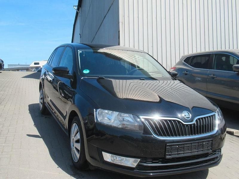 Używany Skoda Rapid Ambition 90 KM (66 kW) 2016 Czarny Hatchback