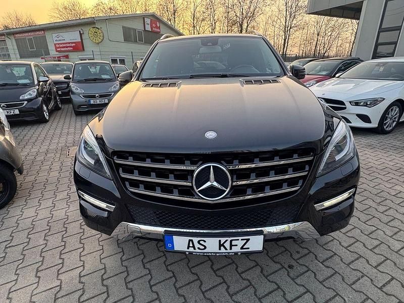 Gebraucht Mercedes ML350 258 PS (189 kW) 2013 Schwarz SUV