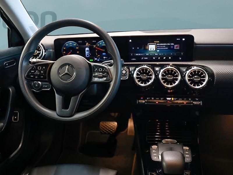 Gebraucht Mercedes A250 218 PS (160 kW) 2022 Grau Kleinwagen