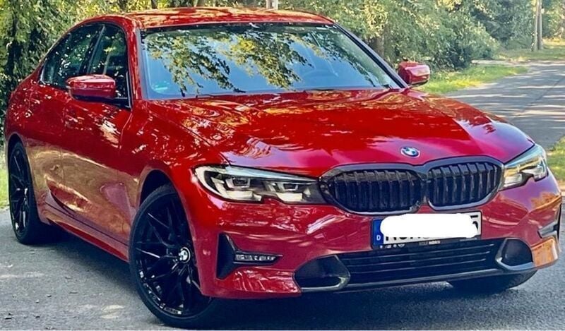 Rot Gebraucht 2020 BMW 320 Sport Line Limousine | 29.500 € (Etwas zu teuer) - Bild 1/4
