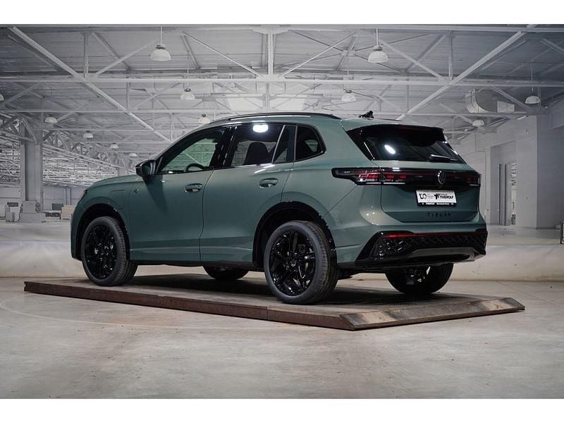 Neu VW Tiguan Style 177 PS (130 kW) 2026 Cipressinogrün metallic SUV