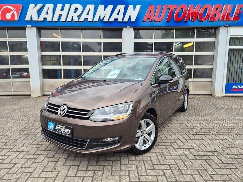 Braun Gebraucht 2012 VW Sharan Match Van / Kleinbus | 13.699 € (Etwas zu teuer) - Bild 1/4