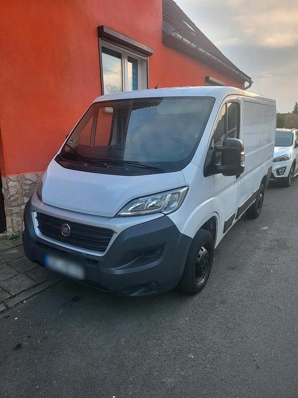 Weiß Gebraucht 2017 Fiat 124 Van / Kleinbus | 4.550 € - Bild 1/4