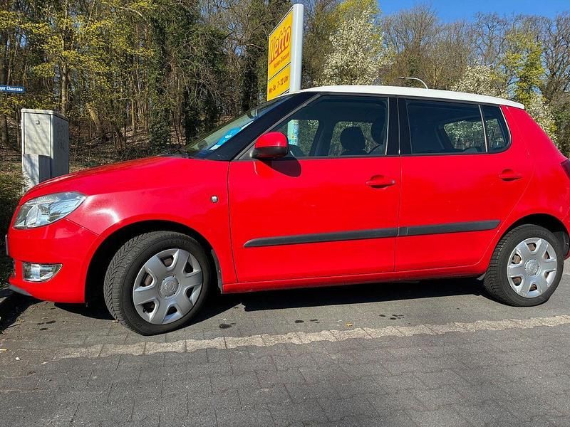 Gebraucht Skoda Fabia Elegance 105 PS (77 kW) 2011 Rot Kleinwagen