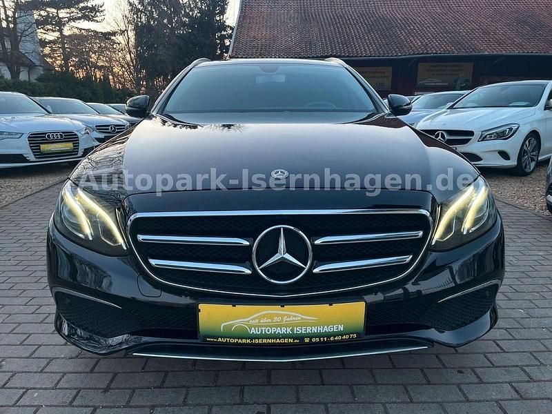 Gebraucht Mercedes E220 194 PS (142 kW) 2018 Schwarz Kombi