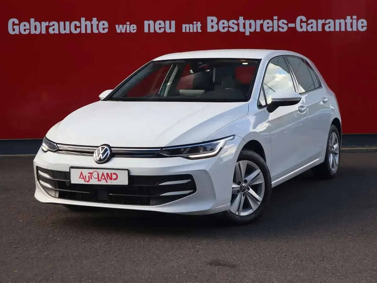 Gebraucht VW Golf VIII Life 116 PS (85 kW) 2024 Weiß Limousine
