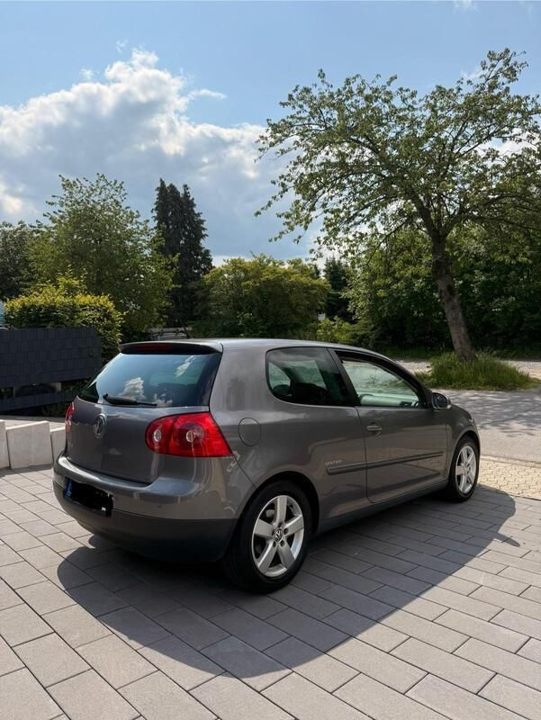 Grau Gebraucht 2008 VW Golf V United Kleinwagen | 4.500 € (Teuer) - Bild 1/4
