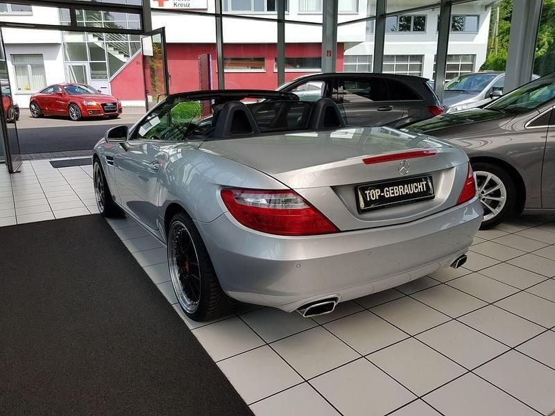 Gebraucht Mercedes SLK250 204 PS (150 kW) 2011 Silber Cabrio