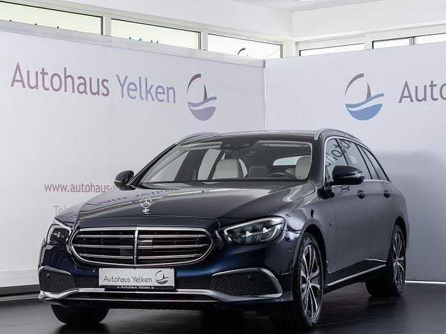 Blau Gebraucht 2021 Mercedes E300 Exclusive Limousine | 23.890 € (Superpreis) - Bild 1/4