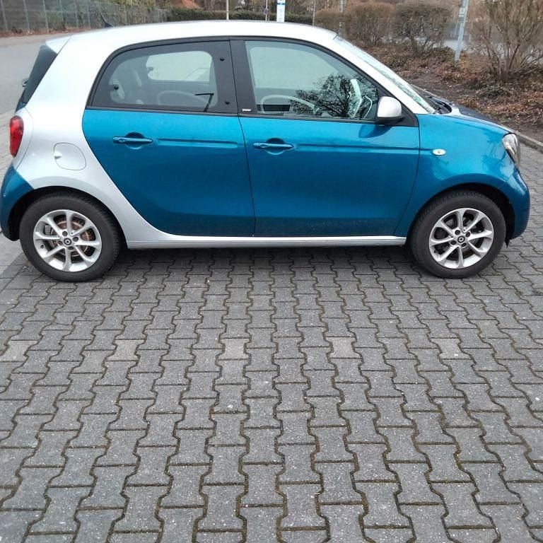 Gebraucht Smart ForFour 71 PS (52 kW) 2016 Schwarz Kleinwagen