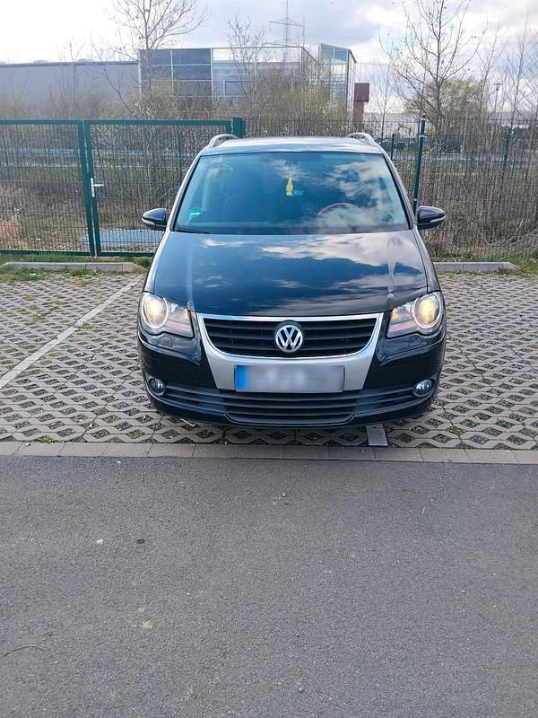 Gebraucht VW Touran 140 PS (102 kW) 2010 Schwarz Van / Kleinbus