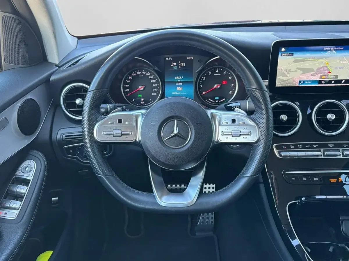 Gebraucht Mercedes GLC300e AMG 155 PS (114 kW) 2021 Schwarz SUV