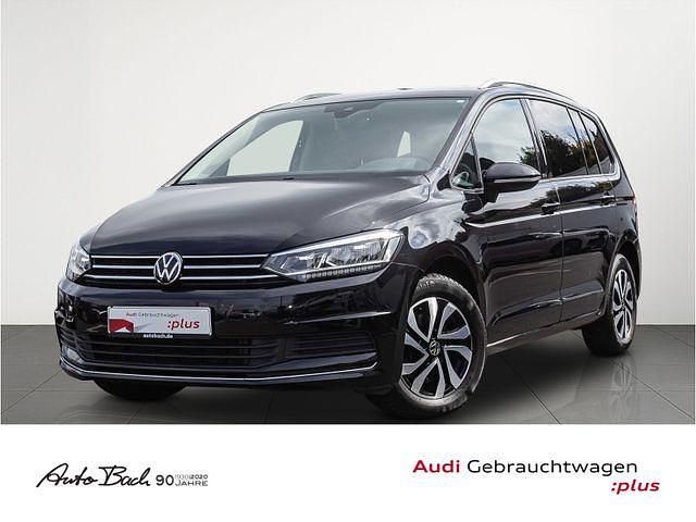 Schwarz (deep black perleffekt) Gebraucht 2021 VW Touran Active Van / Kleinbus | 26.970 € (Fairer Preis) - Bild 1/4