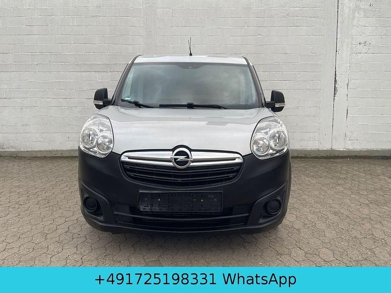Silber Gebraucht 2018 Opel Combo Van / Kleinbus | 6.900 € (Superpreis) - Bild 1/4