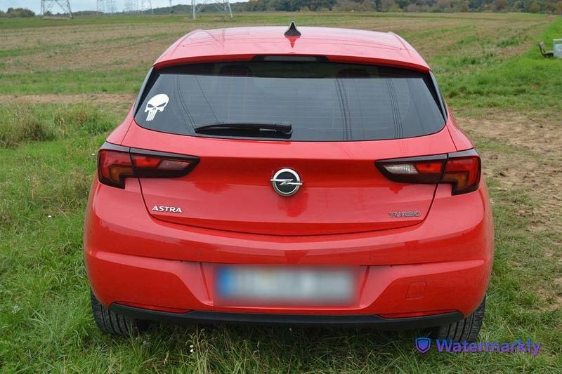 Gebraucht Opel Astra 150 PS (110 kW) 2016 Rot Limousine