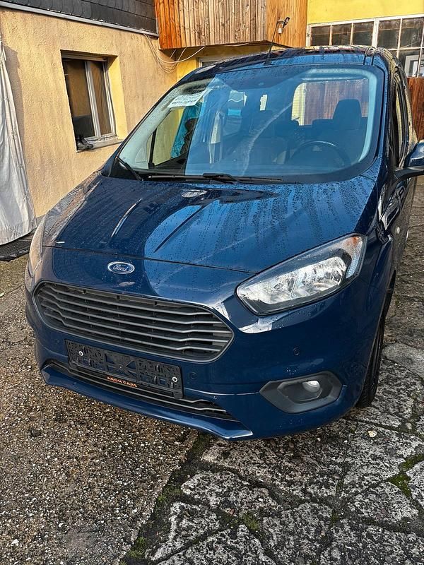 Blau Gebraucht 2019 Ford Tourneo Courier Van / Kleinbus | 6.500 € (Guter Preis) - Bild 1/4