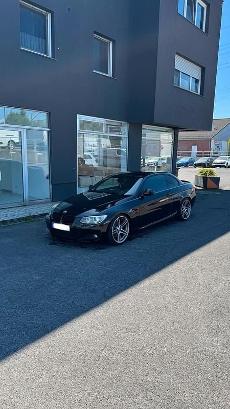 Schwarz Gebraucht 2013 BMW 330 Cabriolet M Sport Cabrio | 15.000 € (Etwas zu teuer) - Bild 1/4
