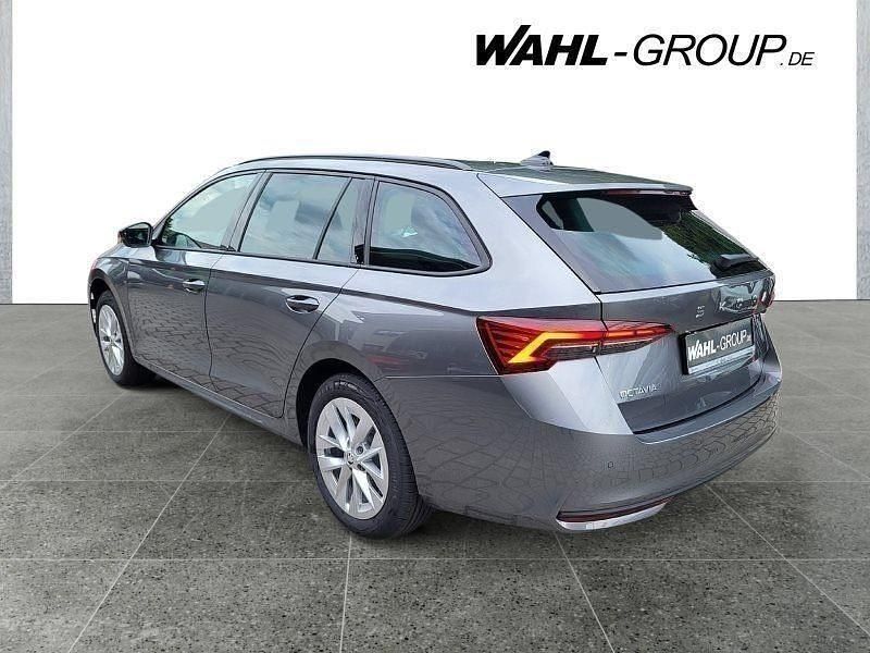 Gebraucht Skoda Octavia Selection 150 PS (110 kW) 2025 Grau Kombi