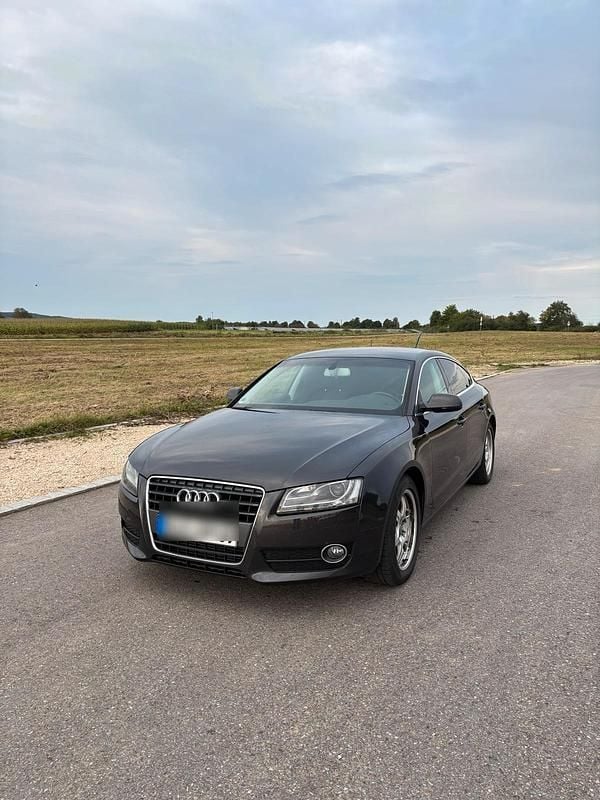 Grau Gebraucht 2010 Audi A5 Sportback Limousine | 7.000 € (Guter Preis) - Bild 1/4