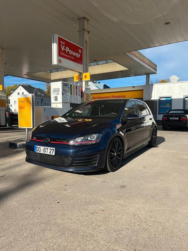 Blau Gebraucht 2016 VW Golf VII GTI Kleinwagen | 14.200 € (Superpreis) - Bild 1/4