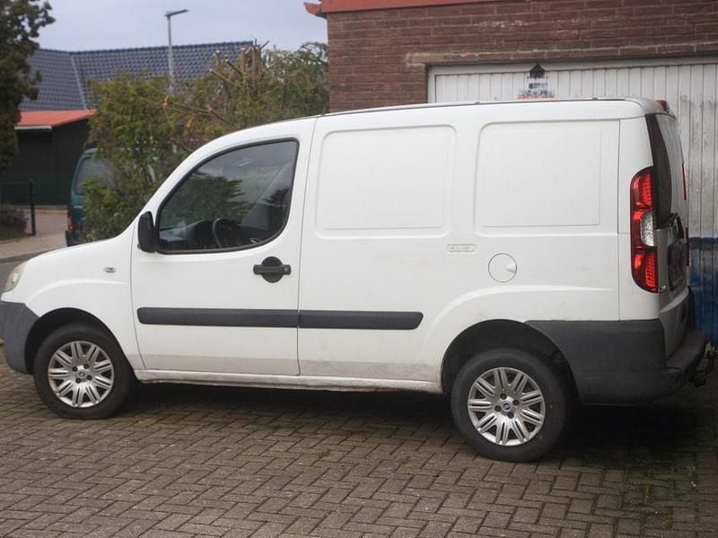Gebraucht Fiat Doblò 77 PS (56 kW) 2006 Weiß Van / Kleinbus