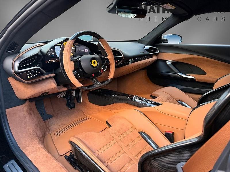 Gebraucht Ferrari 296 829 PS (609 kW) 2025 Schwarz Cabrio