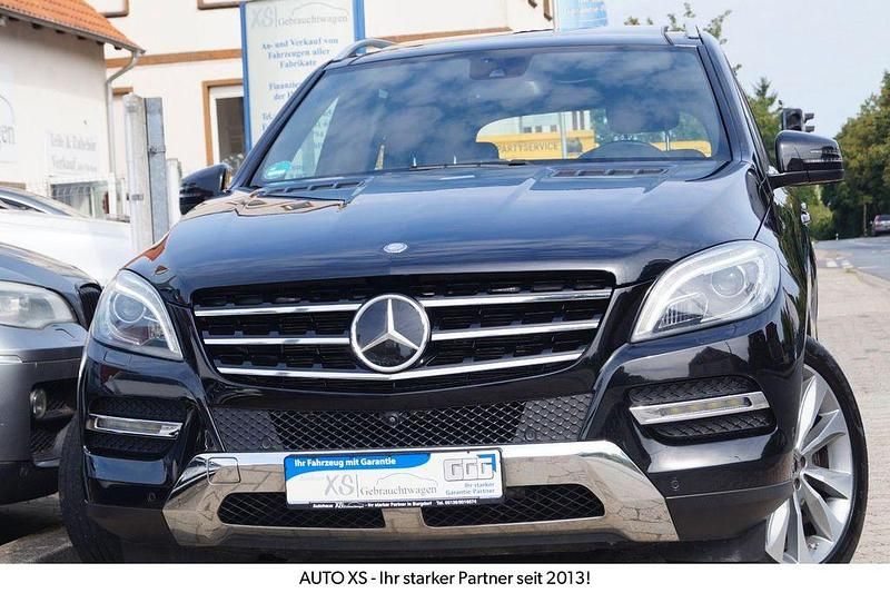 Schwarz Gebraucht 2013 Mercedes ML500 Sport SUV | 22.490 € (Etwas zu teuer) - Bild 1/4
