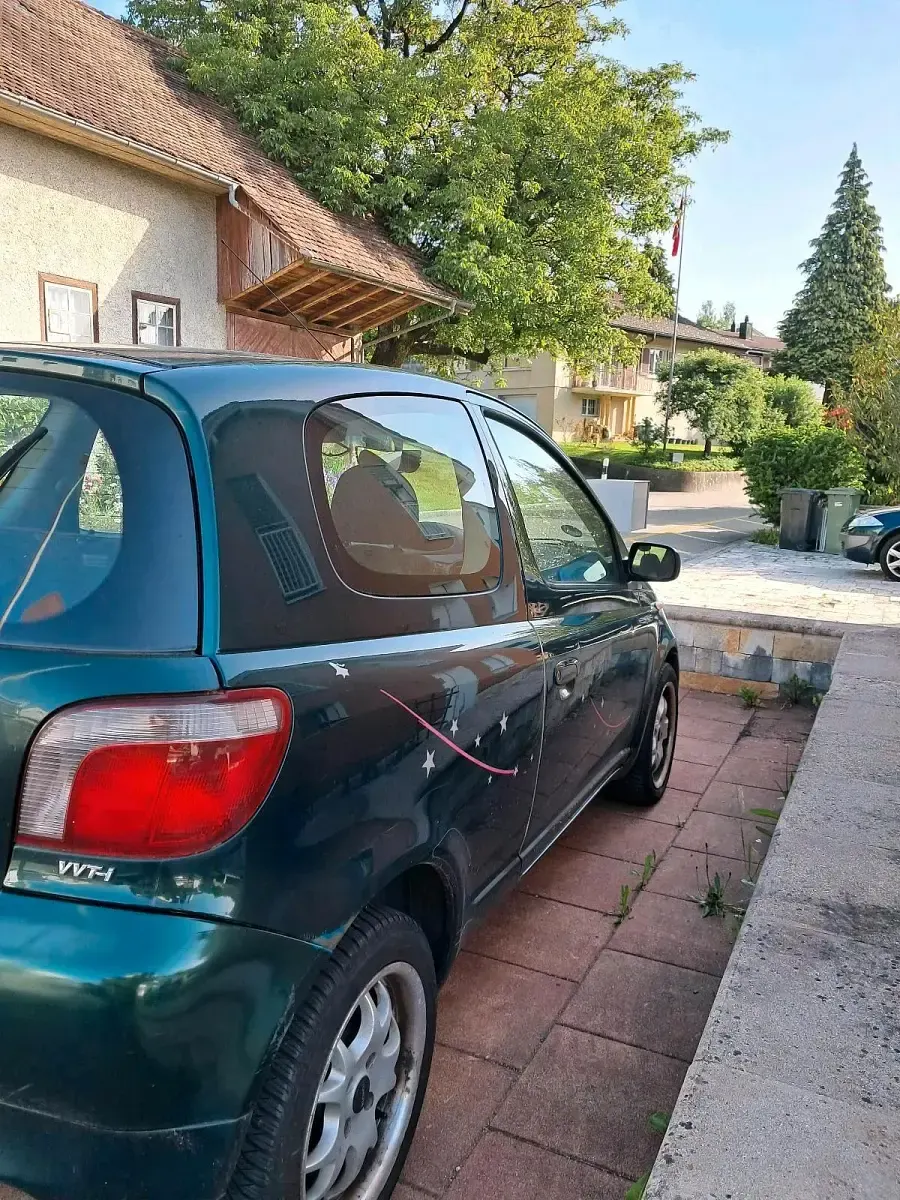 Gebraucht Toyota Yaris 87 PS (63 kW) 2003 Grün Kleinwagen