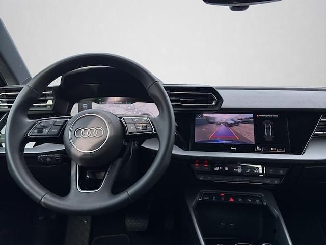 Gebraucht Audi A3 Ambiente 150 PS (110 kW) 2025 Navarrablau metallic (metallic) Limousine