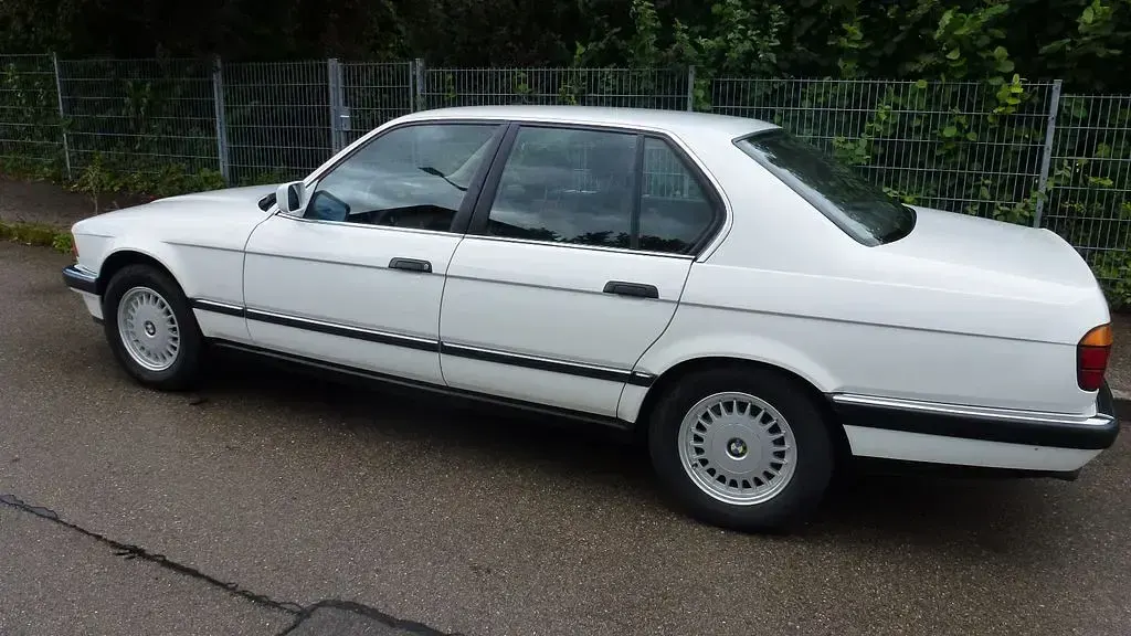 Gebraucht BMW 730 188 PS (138 kW) 1989 Weiß Limousine