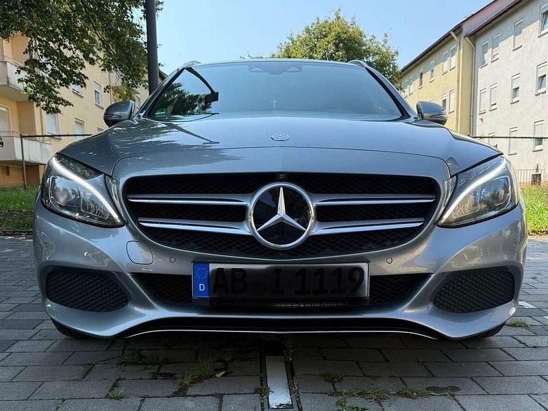 Palidiumsilber Gebraucht 2016 Mercedes C220 Avantgarde Kombi | 15.999 € (Fairer Preis) - Bild 1/4