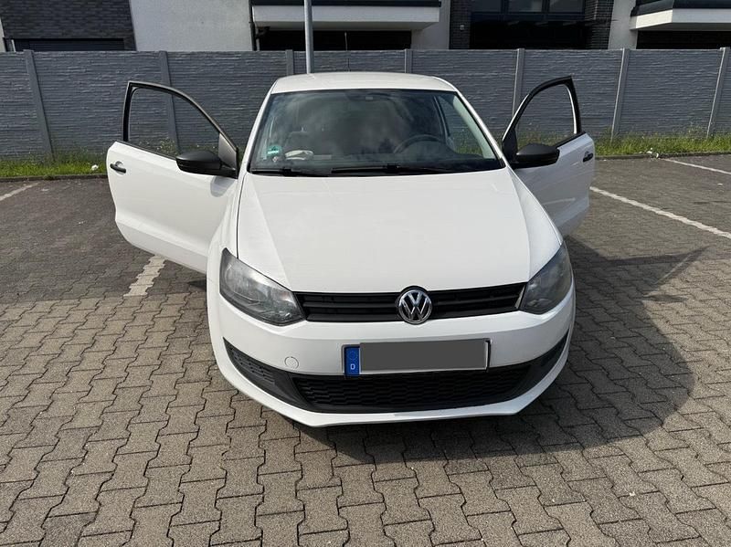 Weiß Gebraucht 2011 VW Polo Style Kleinwagen | 3.200 € (Guter Preis) - Bild 1/4
